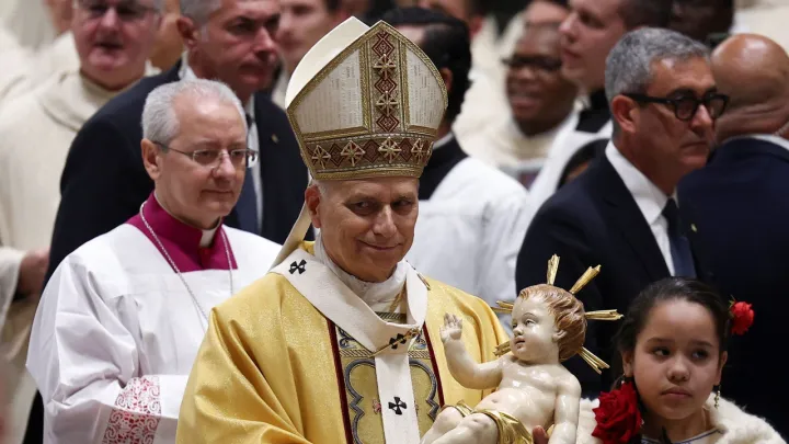 Papa Leão celebra a véspera de Natal com a primeira missa como pontífice