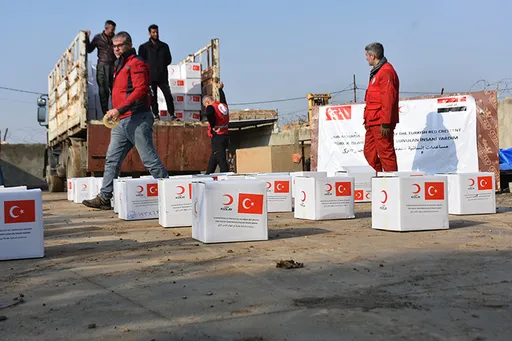 کمک‌رسانی هلال‌احمر ترکیه به مناطق سیل‌زده کرکوک