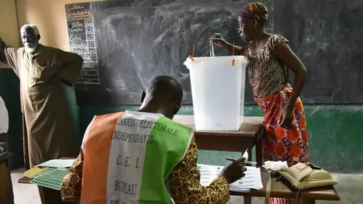 Législatives en Côte d’Ivoire, un jeu à deux plus un outsider