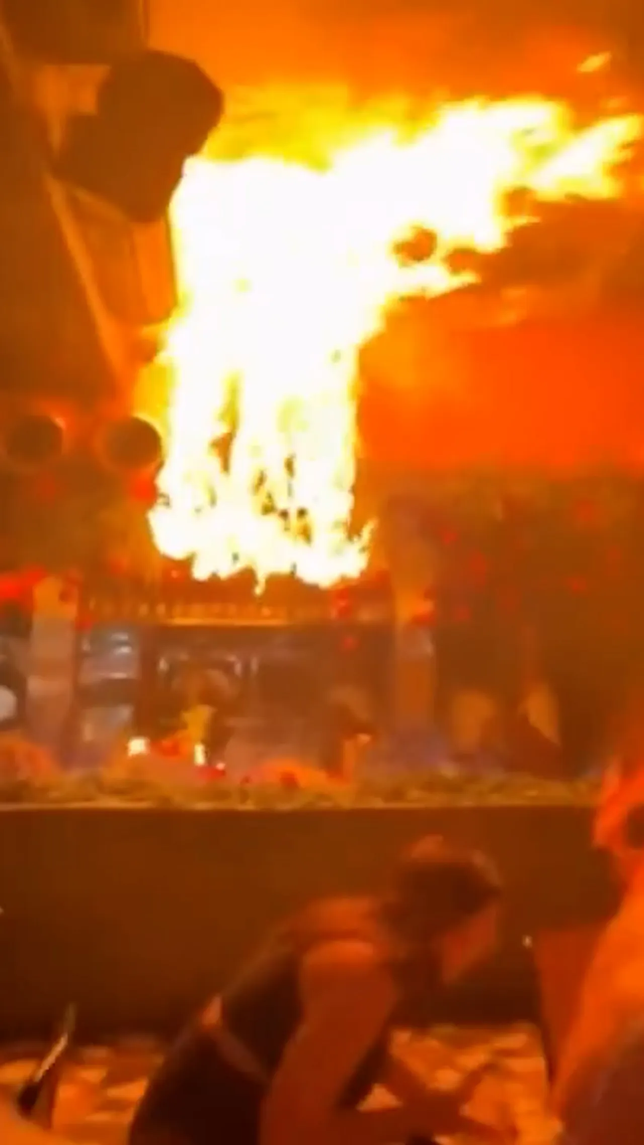 Kebakaran terjadi di restoran di Bali usai atraksi api merambat