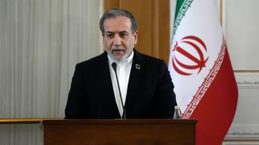 عباس عراقچی: مکانیسم ماشه آن‌گونه که القا می‌شود اثرگذار نیست