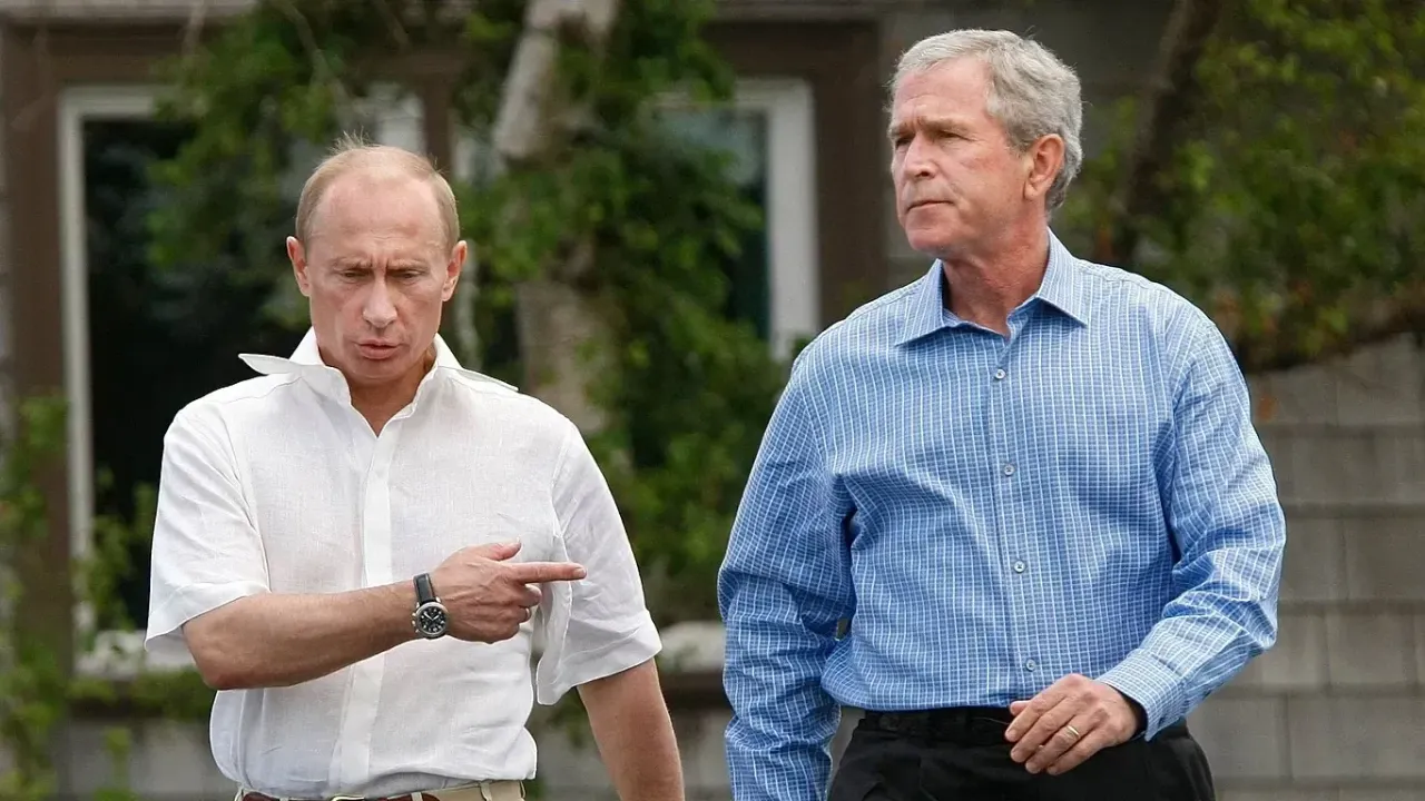 انتشار اسناد محرمانه از رایزنی‌های بوش و پوتین درباره مهار برنامه هسته‌ای ایران