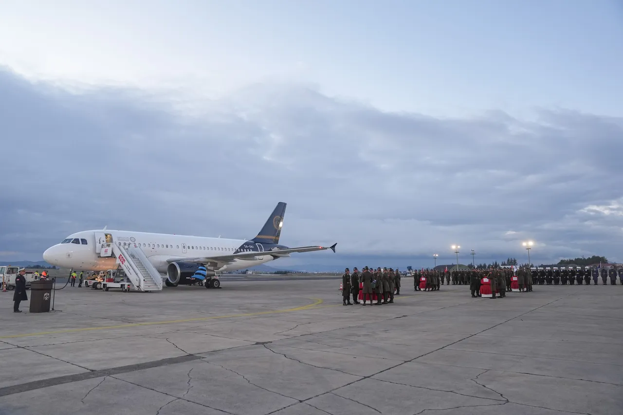 تركيا تودّع ضحايا الطائرة الليبية بمراسم عسكرية في أنقرة