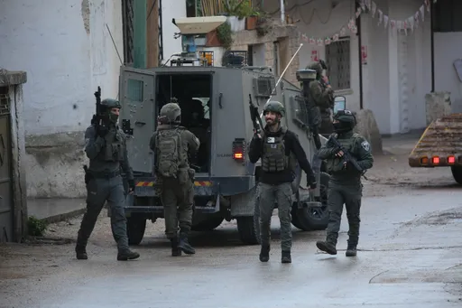 جيش الاحتلال يواصل عدوانه على قباطية.. وإغلاقات عسكرية واسعة شمال ووسط الضفة الغربية