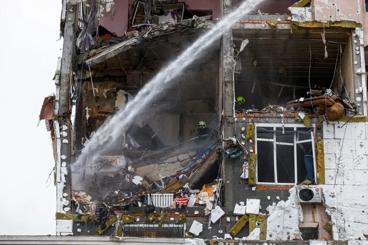 Russia strikes Ukraine ahead of Zelenskyy’s meeting with Trump