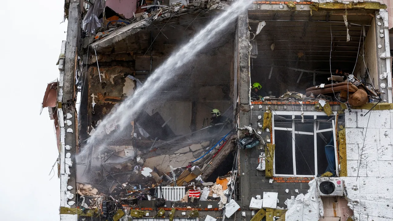 Rússia ataca Ucrânia antes da reunião de Zelensky com Trump