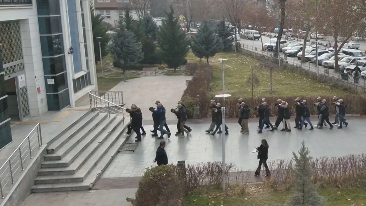 Türkiye detém outro suspeito militante do DAESH por alegadamente estar a planear ataque no Ano Novo