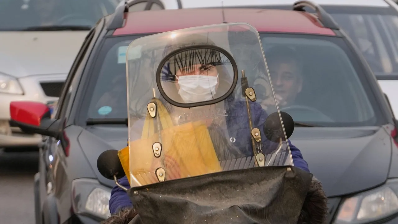 در نتیجه افزایش آلودگی هوا در تهران کارگروه اضطرار کاهش آلودگی تشکیل شد