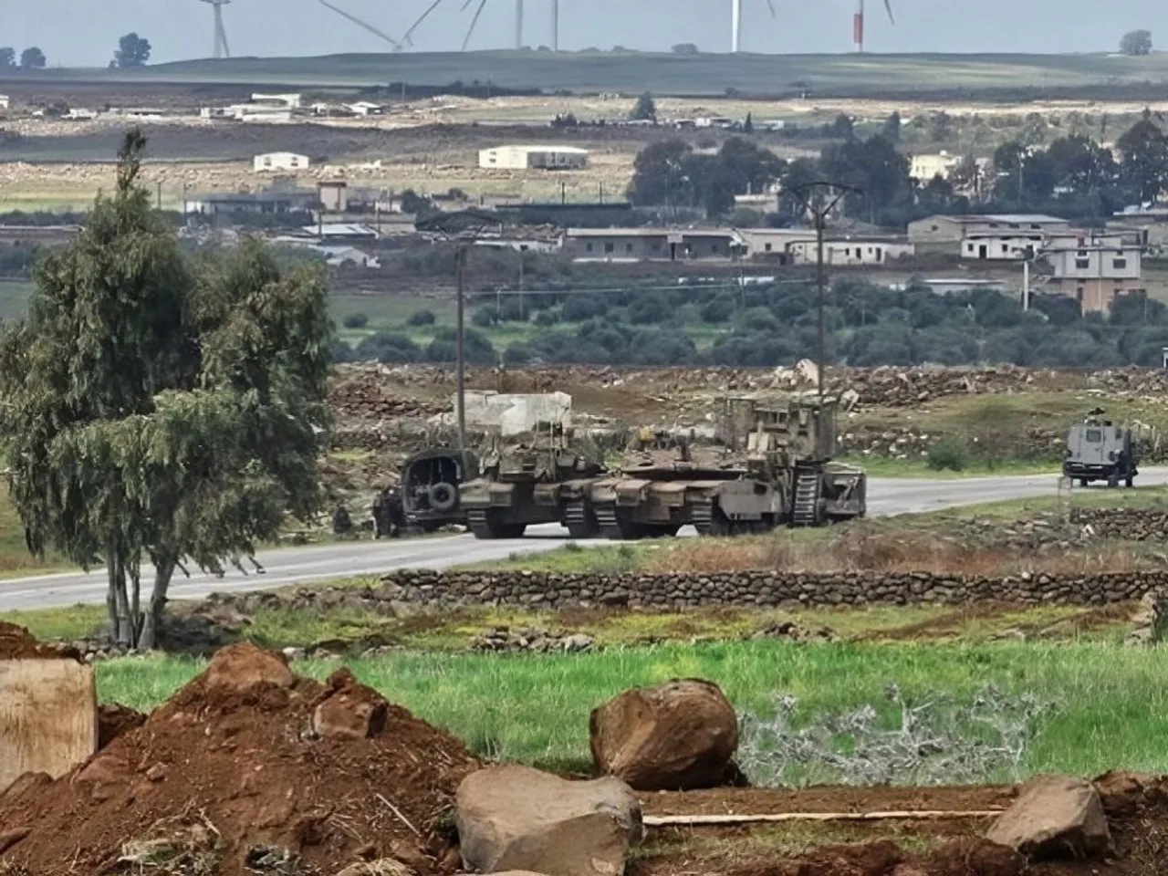 الاحتلال يعتقل 5 سوريين من أراضٍ زراعية في ريف القنيطرة