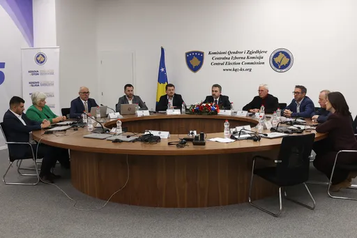 Kosovë, mbi 28 për qind e qytetarëve shfrytëzuan të drejtën e votës deri në ora 15:00