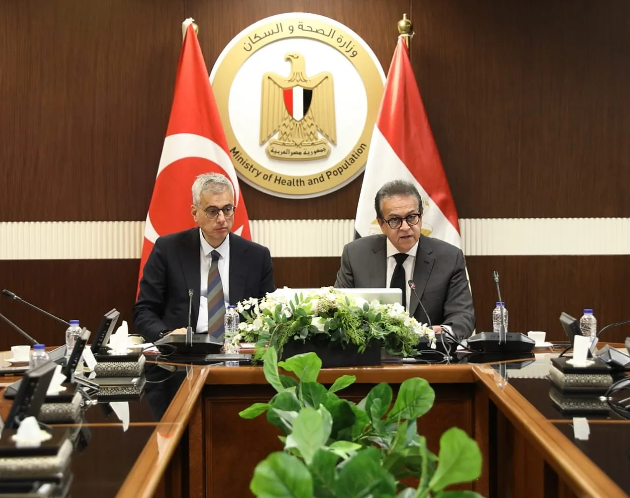 القاهرة.. وزير الصحة التركي يبحث مع نظيره المصري تعزيز التعاون بين البلدين