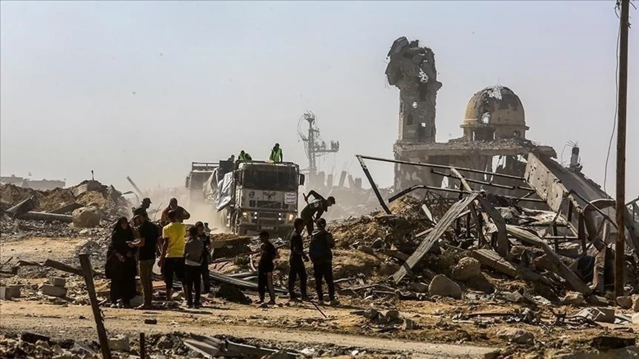 Palestinezë të plagosur nga sulmet izraelite në kamp refugjatësh në Gaza, edhe gjatë armëpushimit