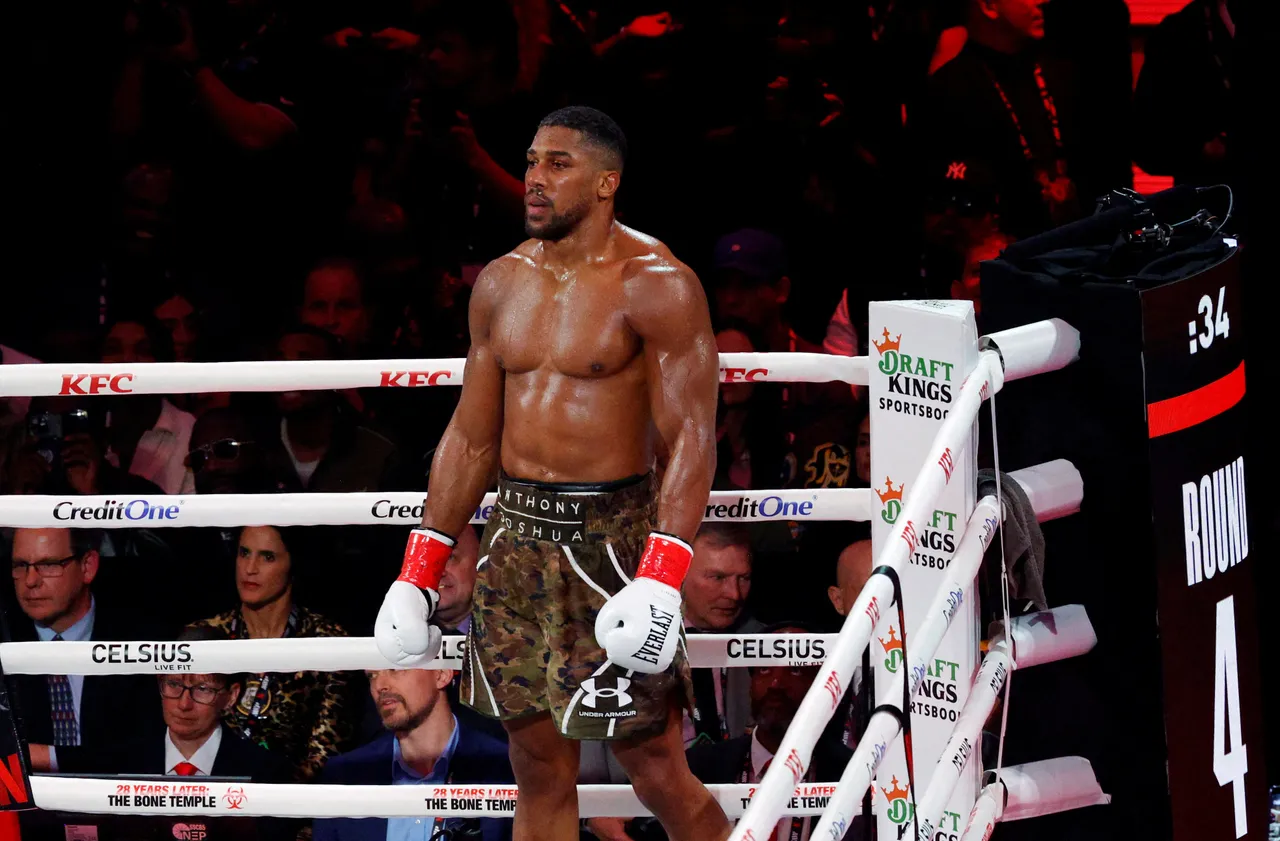 Hatsarin mota ya rutsa da Anthony Joshua a jihar Ogun ta Nijeriya