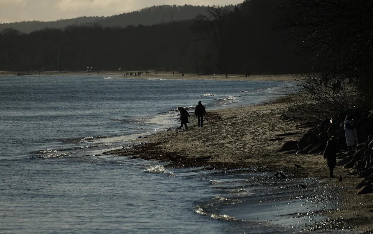 Silne podmuchy wiatru w Poniedziałek Wielkanocny w znacznej części Polski