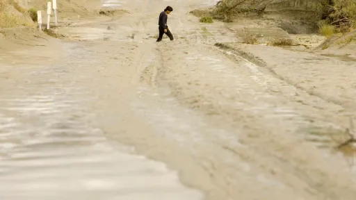 سیلاب در استان کهگیلویه و بویراحمد ایران جان ۳ نفر را گرفت