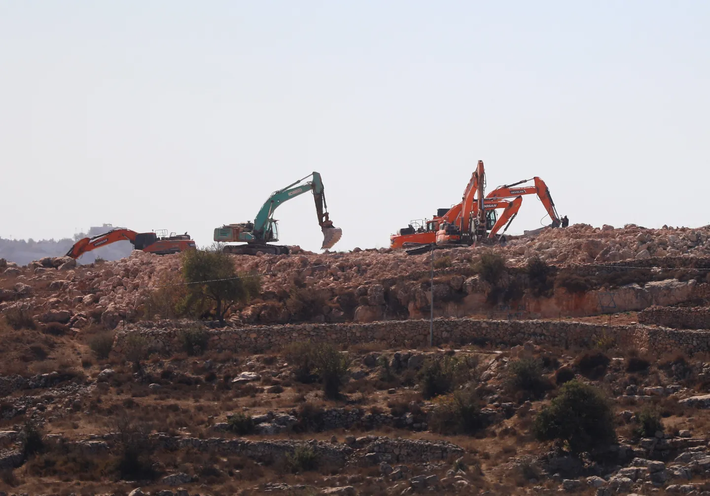 Netanyahu reportedly backs legalising, expanding illegal West Bank settlements