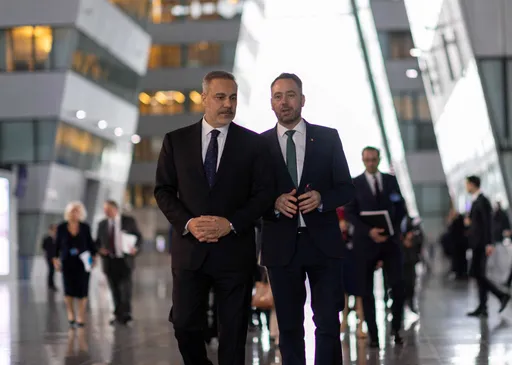 فيدان يلتقي مسؤولين على هامش اجتماع وزراء خارجية دول "ناتو"