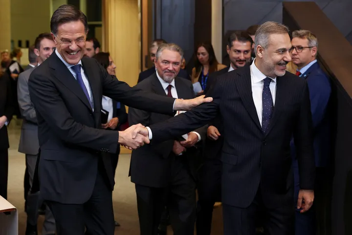 De Turkse minister van Buitenlandse Zaken Fidan ontmoet collega's en NAVO-chef in Brussel