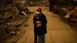 Trump nega alterações climáticas; especialistas dizem que desinformação é agora uma crise por si só