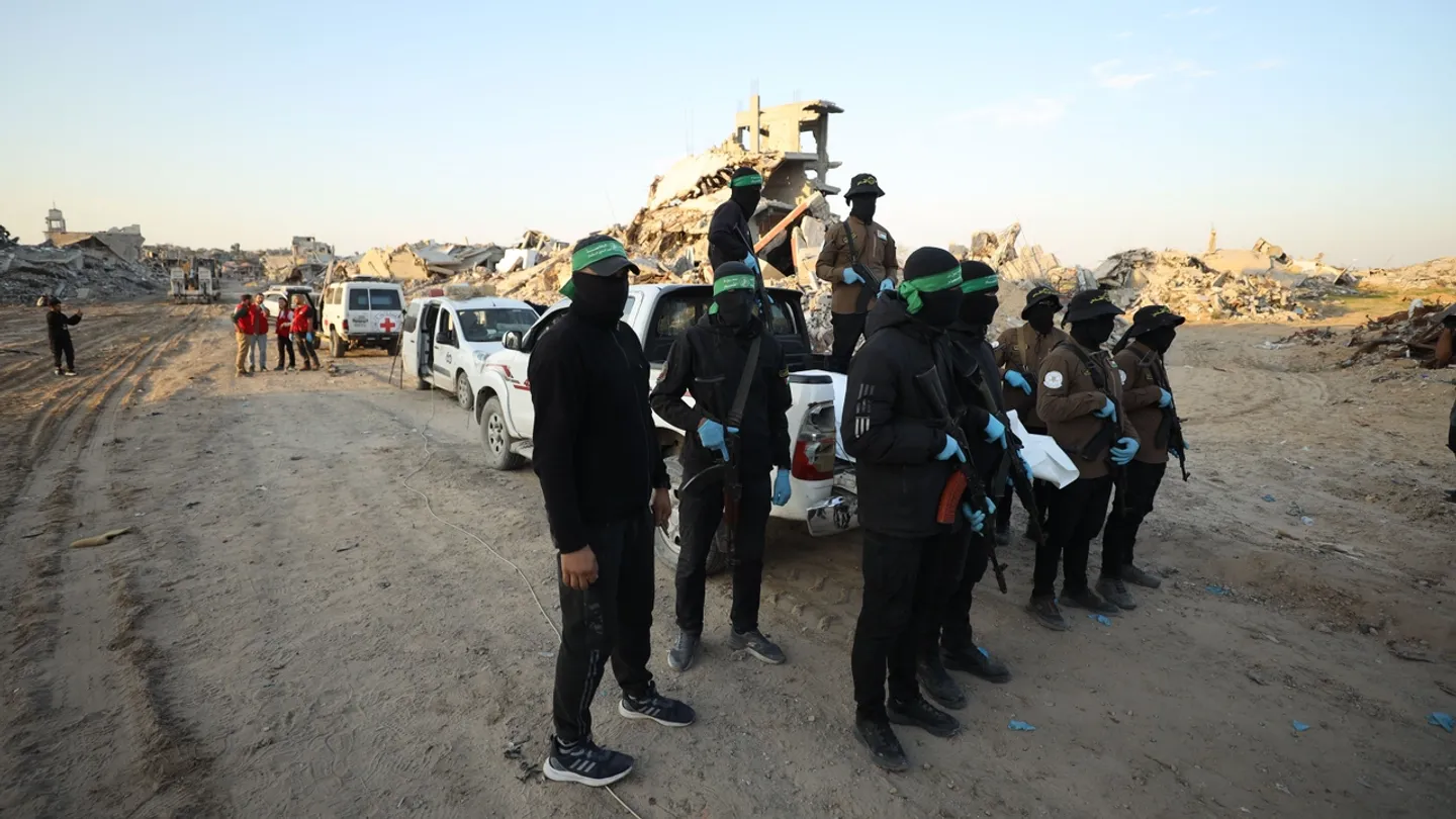 عثرت عليه المقاومة.. إسرائيل تعلن تسلمها جثماناً مفترضاً لأحد الجنود المحتجزين في غزة