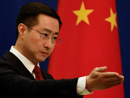 China opõe-se à “interferência” dos EUA na Venezuela e na América Latina e apela à diplomacia