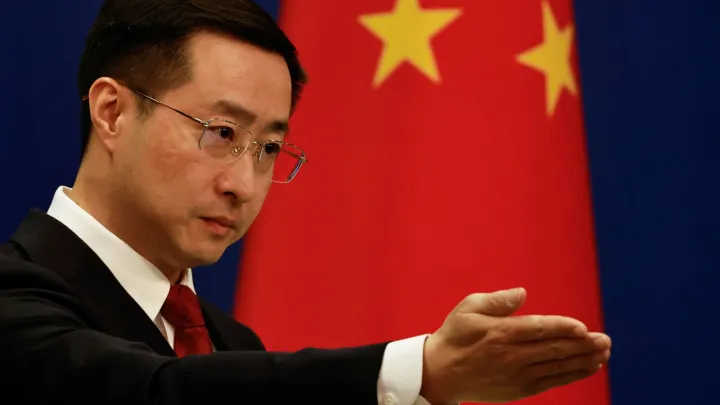 China opõe-se à “interferência” dos EUA na Venezuela e na América Latina e apela à diplomacia