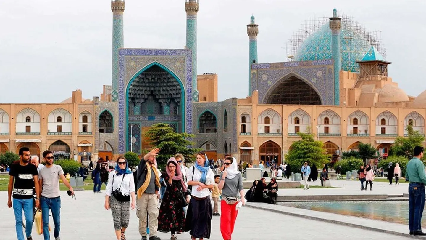 Россиянам запретили фотографировать в Иране