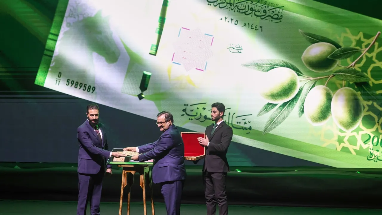 Síria lança nova moeda: rostos da família Assad retirados das notas bancárias