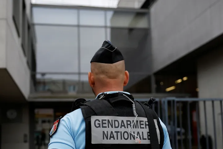 France plans ban on social media for under-15s, phones in high schools