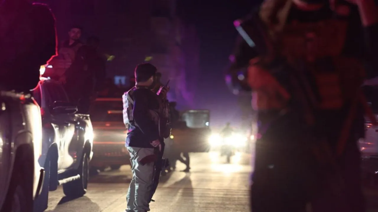 سوريا.. مقتل عنصر أمن وإصابة آخرين بتفجير "انتحاري" استهدف دورية شرطة بحلب