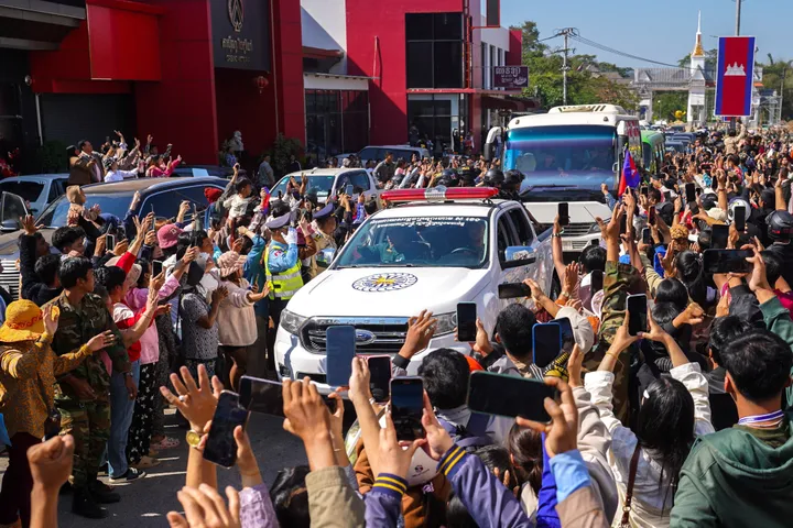 Thailand frees 18 Cambodian troops after fresh ceasefire