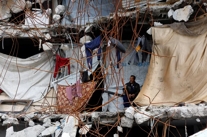 Gaza: l’armée israélienne bombarde plusieurs zones de l’enclave malgré le cessez-le-feu