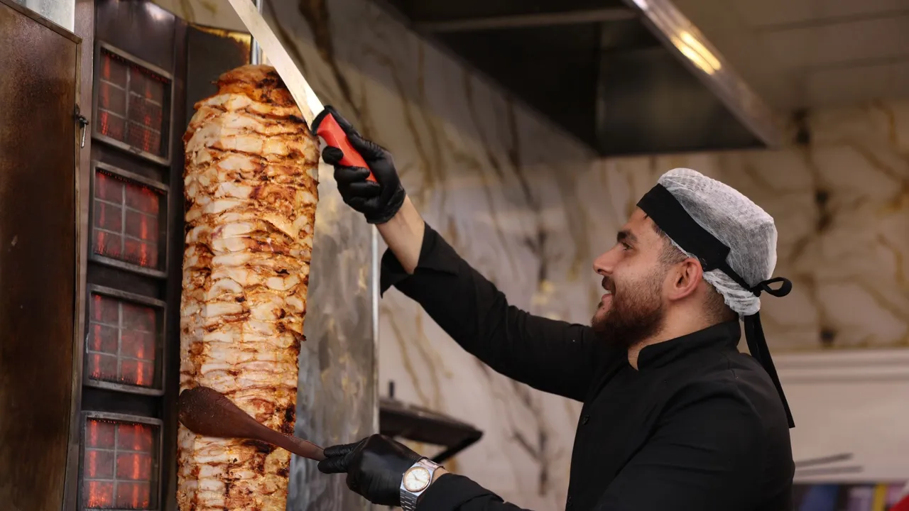 دونر، لاح‌معجون و سیمیت در صدر سفارش‌های آنلاین غذا در ترکیه