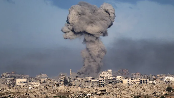 "430 عملية عسكرية".. جيش الاحتلال يتباهى بتنفيذ آلاف الغارات على المنطقة خلال عام 2025