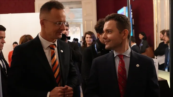 Средба Муцунски - Сијарто во Виена, нагласена поддршката на Унгарија за евроинтеграцијата