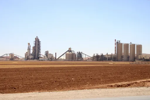 Procès Lafarge: la DGSE a tenté de recruter d’anciens employés comme informateurs