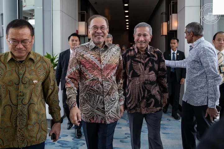 Anwar tiba di Singapura hadir Pemukiman Pemimpin Malaysia–Singapura ke-12