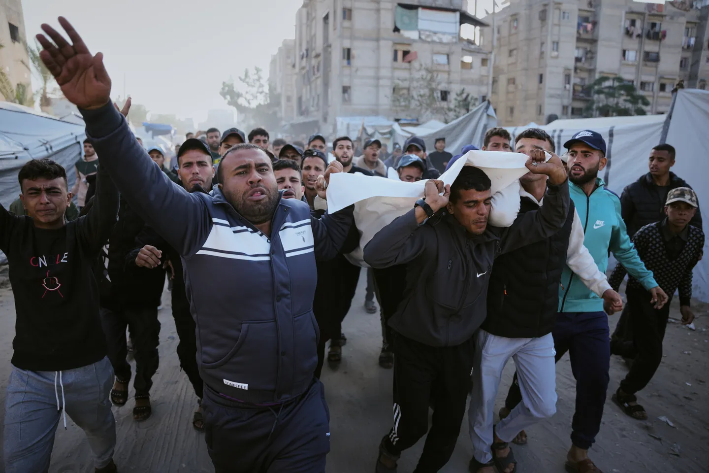 Israel mata a cinco palestinos en Gaza, mientras promete “respuesta” por soldado herido