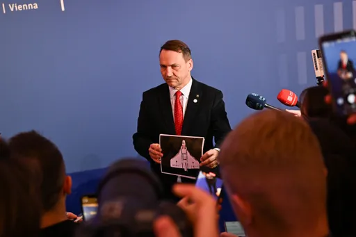 Szef MSZ apeluje do Muska o zablokowanie dostępu Rosji do systemu Starlink