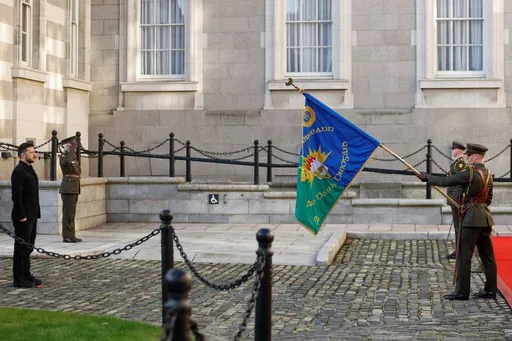 إعلام أيرلندي: استنفار أمني بعد ظهور خمس مسيّرات قرب طائرة الرئيس الأوكراني