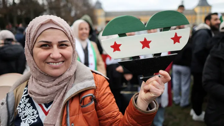 UE revê política de asilo após queda de Assad, impactando muitos sírios