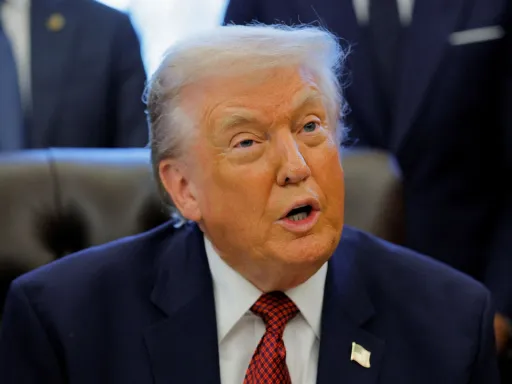 Trump diz que Putin quer o fim da guerra; Rússia destaca  obstáculos no plano de paz dos EUA