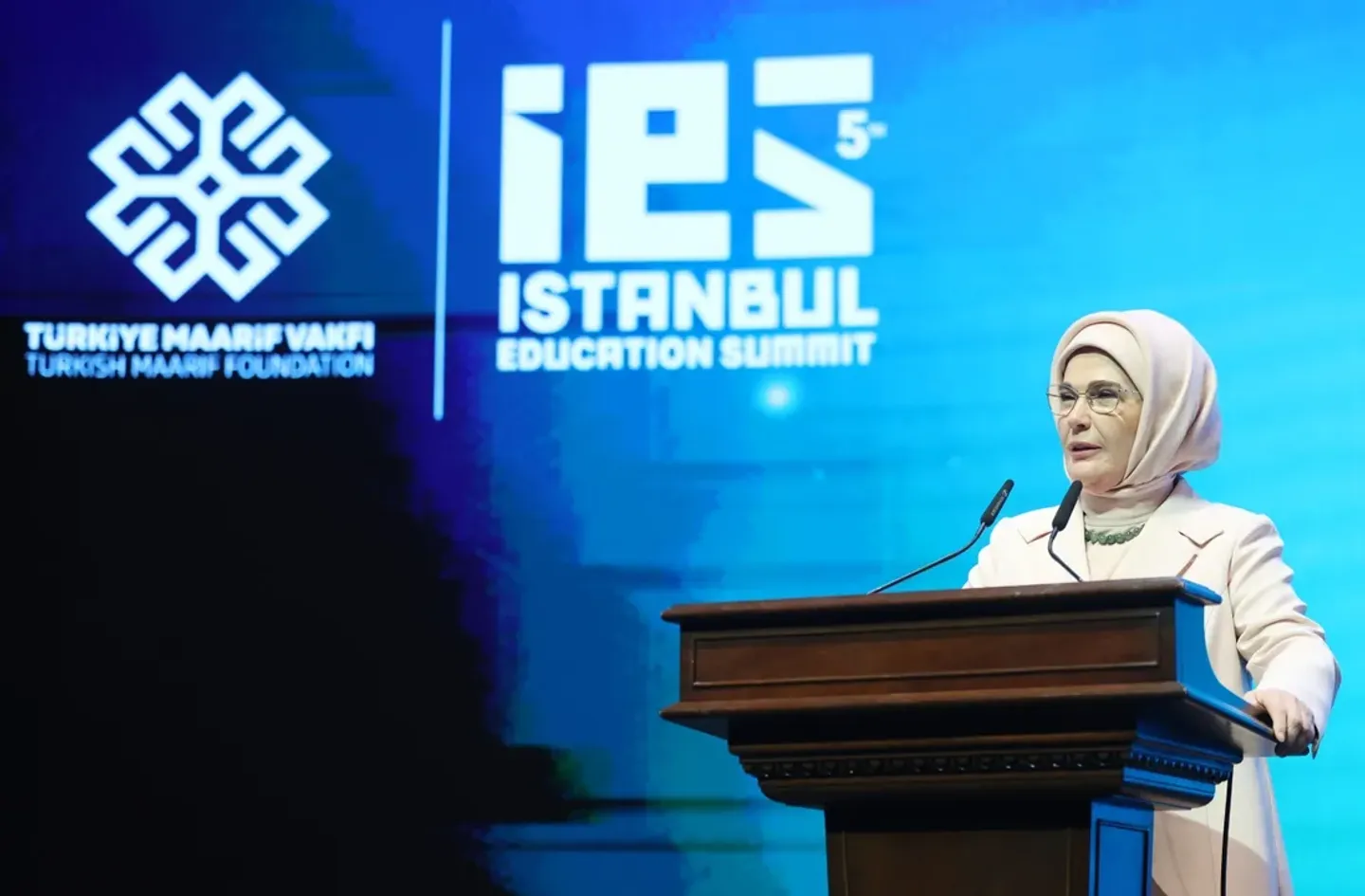Türkische First Lady hebt Bedeutung der Maarif-Stiftung für internationale Bildungsarbeit hervor
