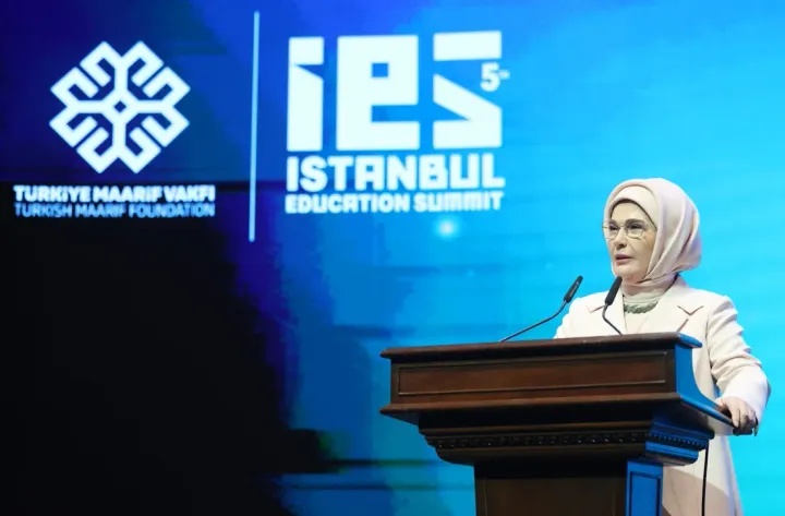 Türkische First Lady hebt Bedeutung der Maarif-Stiftung für internationale Bildungsarbeit hervor