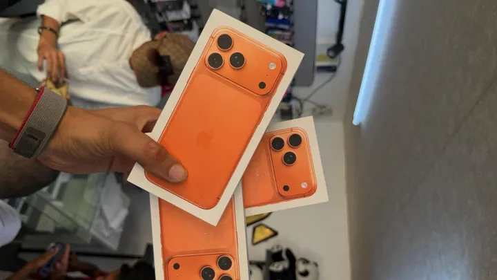 هندسة الإبادة في غزة.. لماذا تدخل "آيفونات ذهبية" ويُمنع الدواء والخيام؟