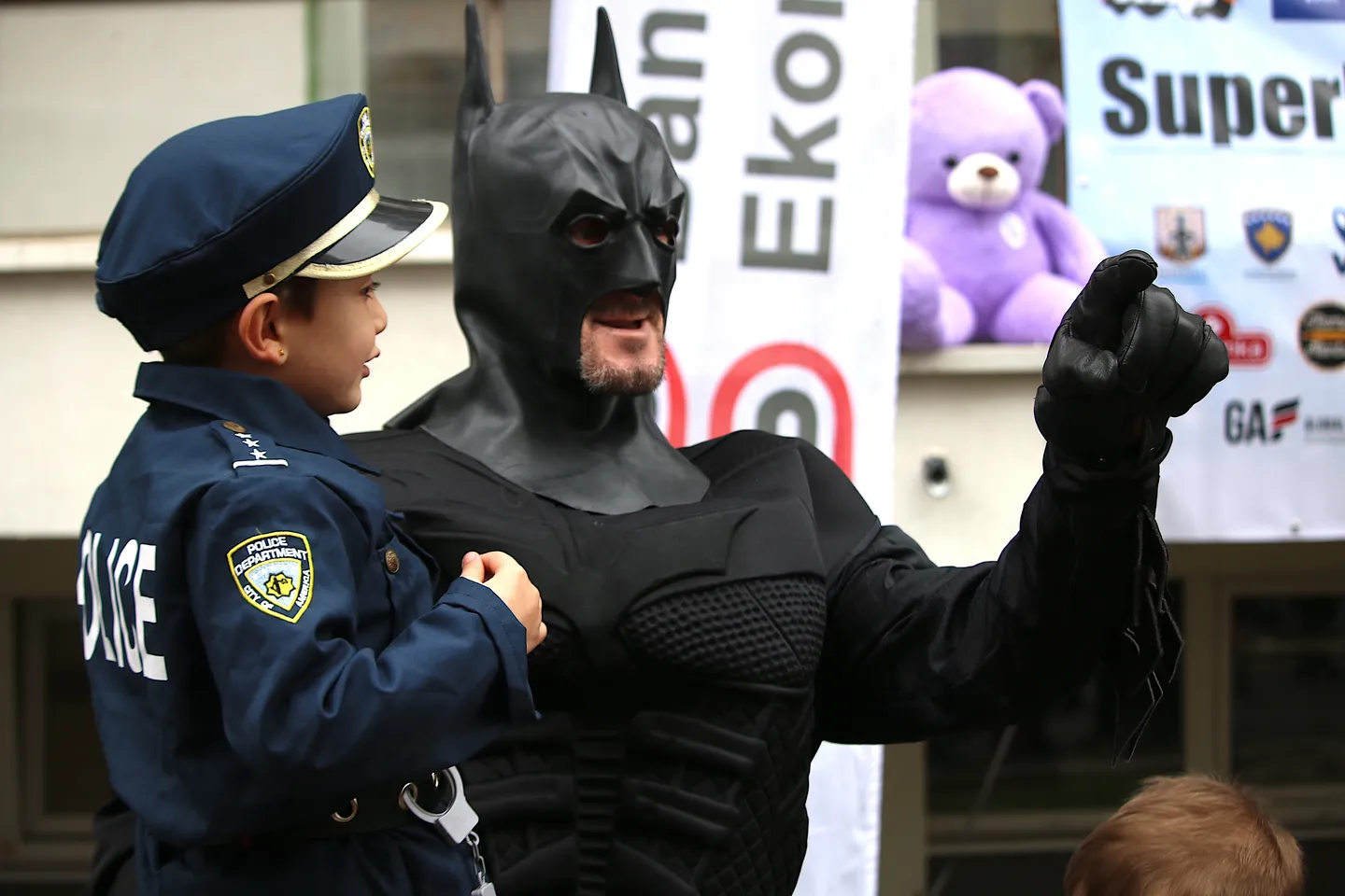 "Superheroji" obradovali djecu na liječenju u Prištini