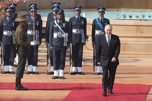 Putin svečano dočekan u New Delhiju uoči samita Indija–Rusija