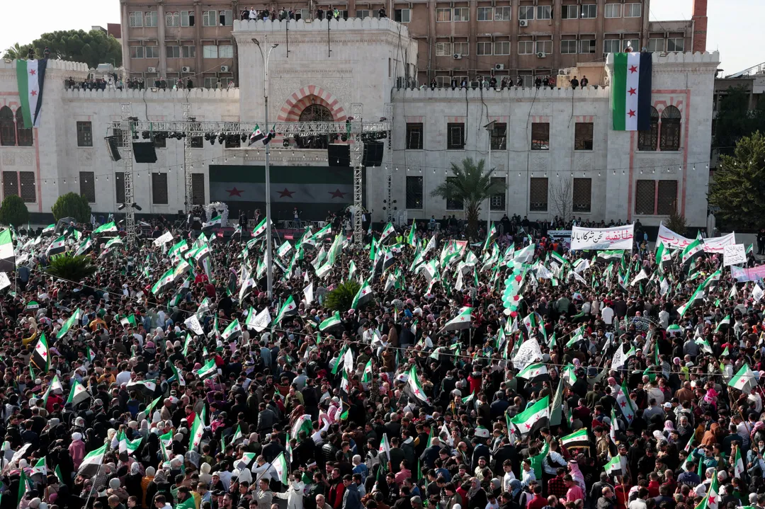 "النصر والتحرير".. احتفالات واسعة في سوريا بالذكرى الأولى لسقوط نظام الأسد