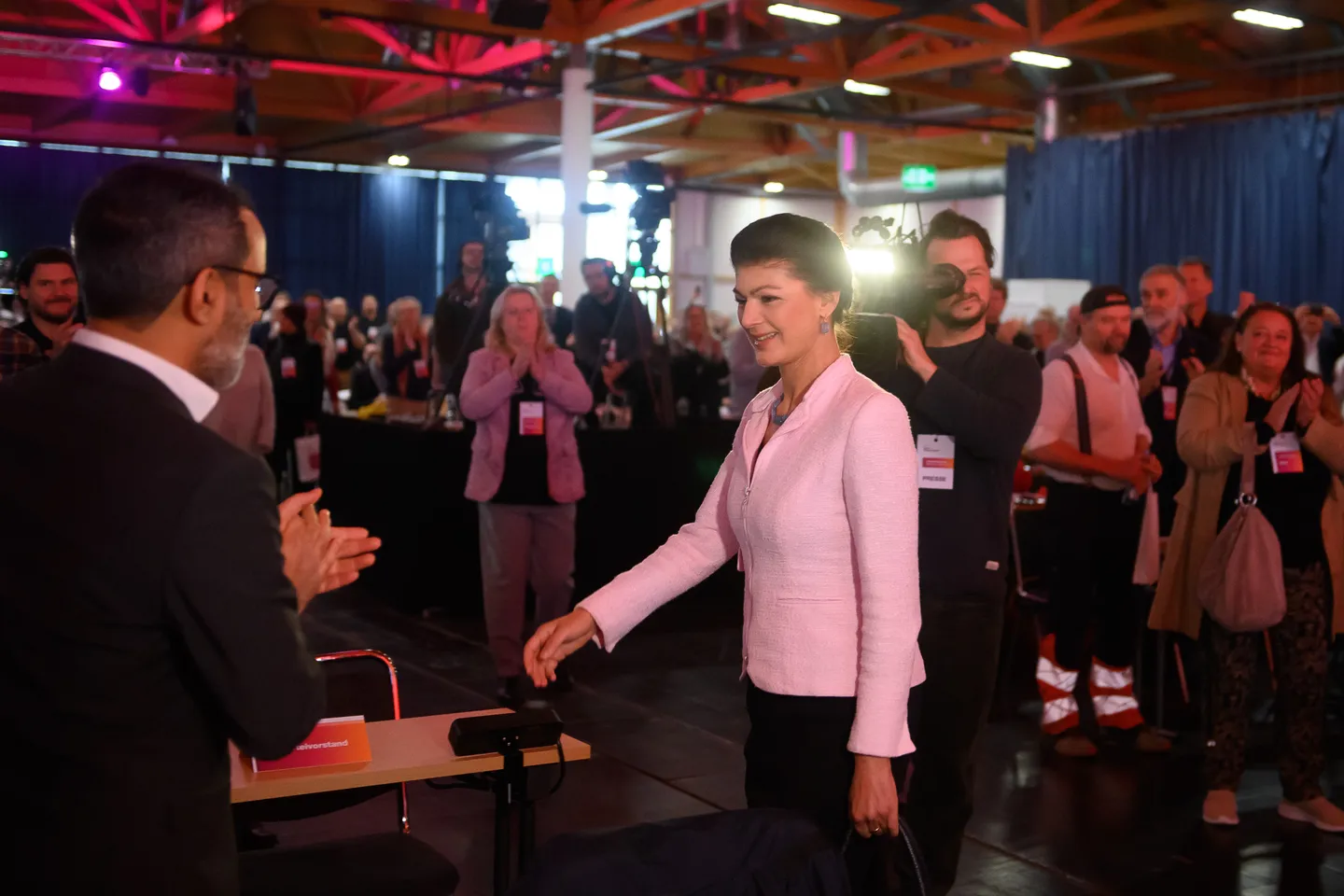 BSW beginnt Bundesparteitag in Magdeburg - Wahl neuer Führung geplant