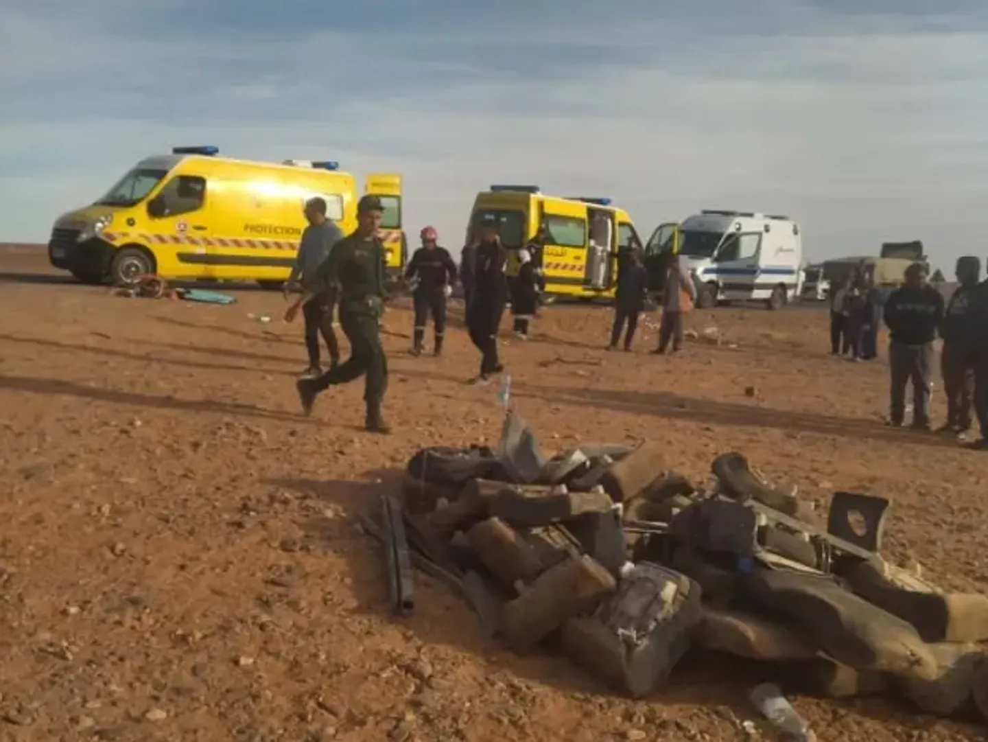 حادثة مروّعة.. 13 قتيلاً على الأقلّ وعشرات الإصابات جراء انحراف حافلة في الجزائر